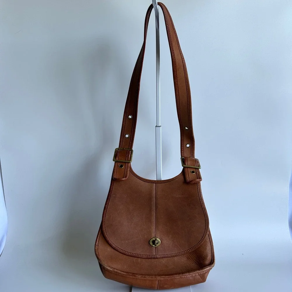 Coach Crescent Saddle 9235 British Tan Leather Shoulder Bag Good